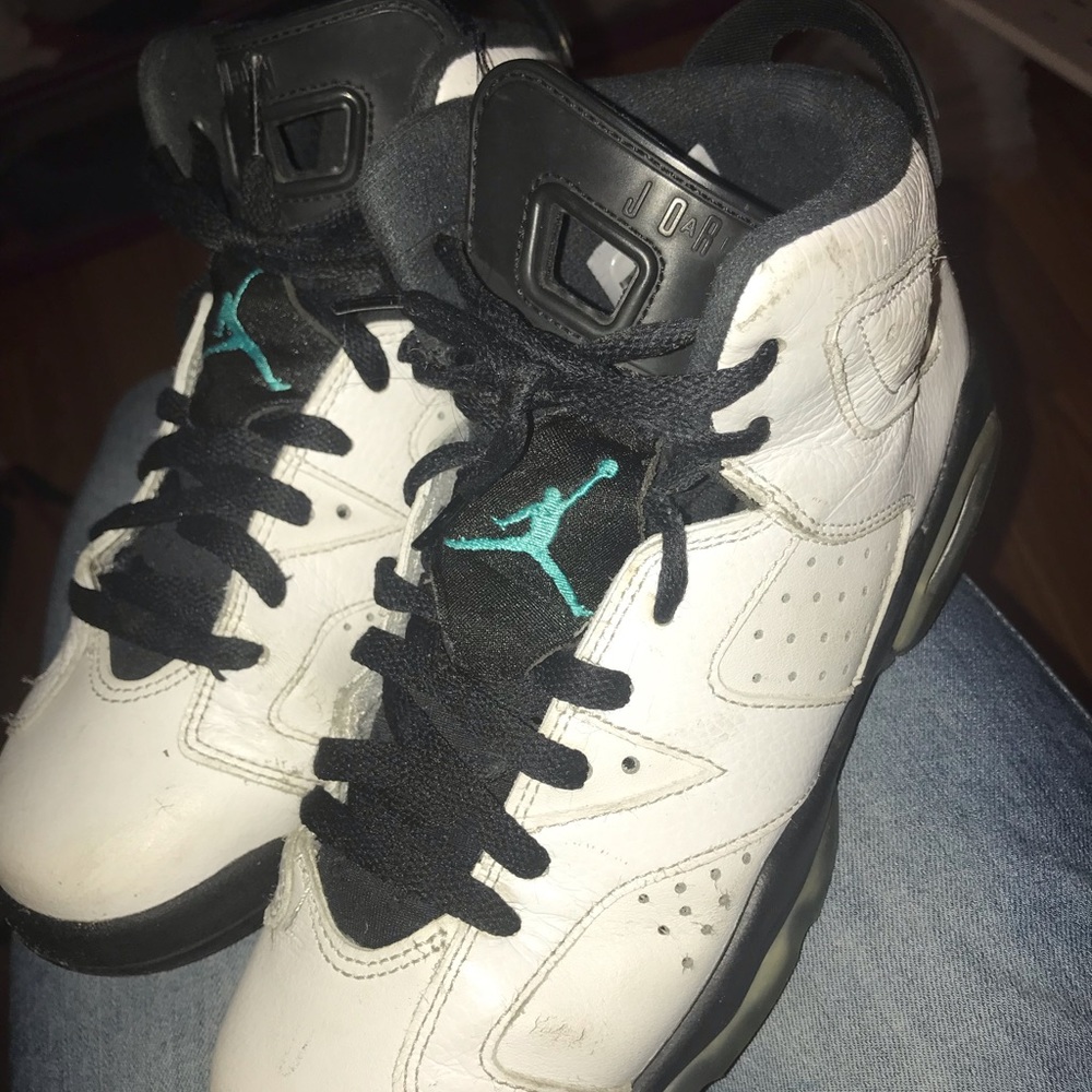 Air Jordan 6 WHITE SIZE 6Y